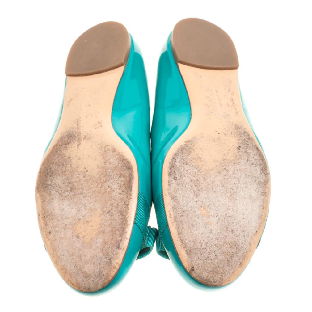 Salvatore Ferragamo Jade Green Patent Leather Varina Ballet Flats Size 40 In Good Condition In Dubai, Al Qouz 2