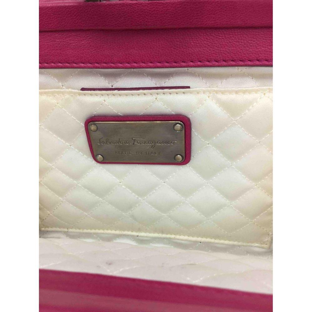 Women's Salvatore Ferragamo Leather Clutch Bag in Pink