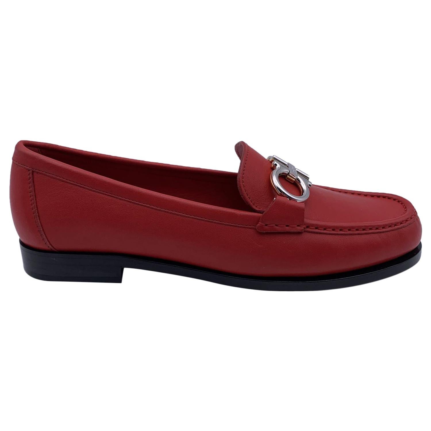 Salvatore Ferragamo Leather Rolo Loafers Moccassins Size 8.5C 39C For Sale  at 1stDibs | 8.5 c shoe size, ferragamo velvet loafers, rolo ferragamo
