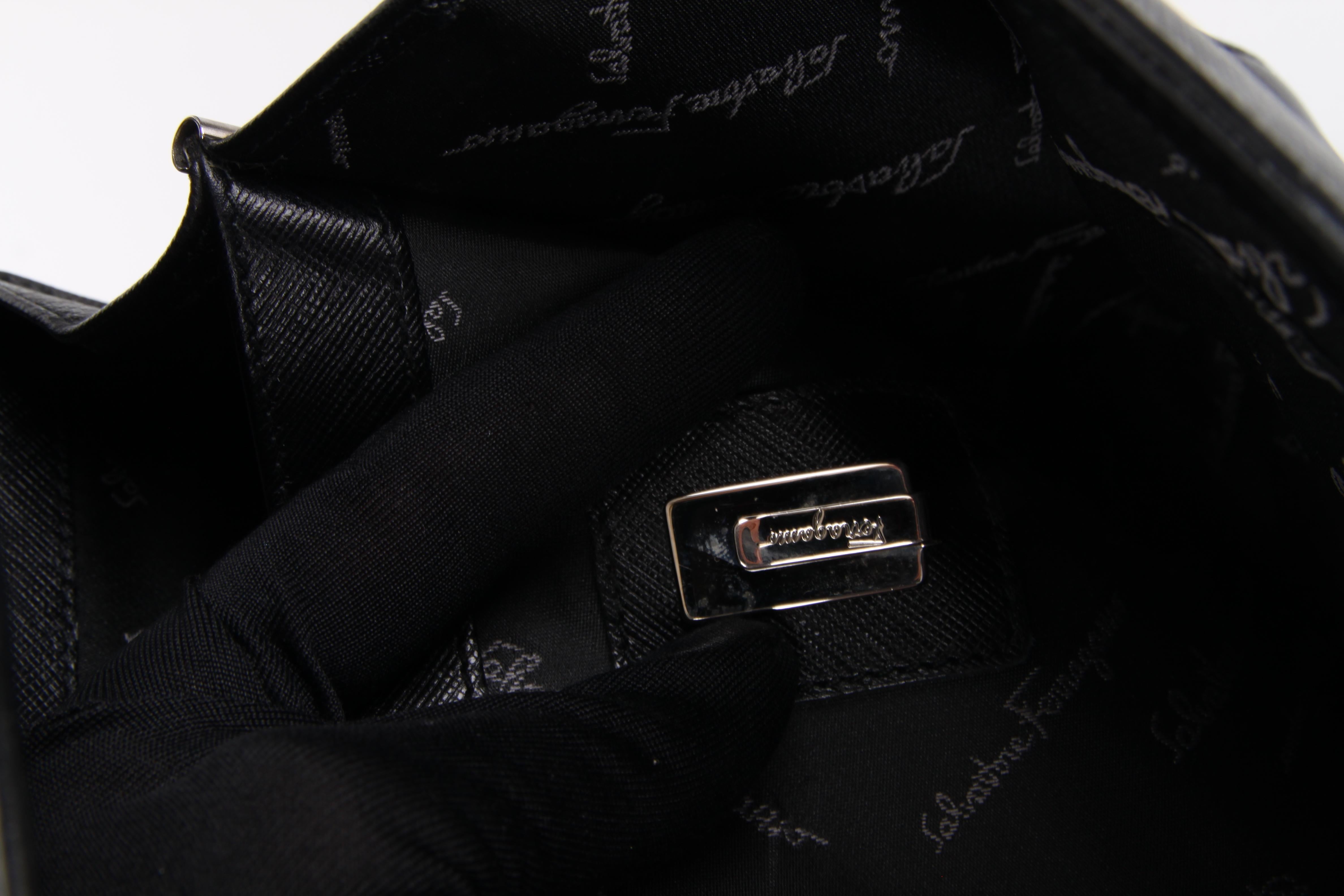   Salvatore Ferragamo Logo Plaque Leather Clutch Handbag    For Sale 5
