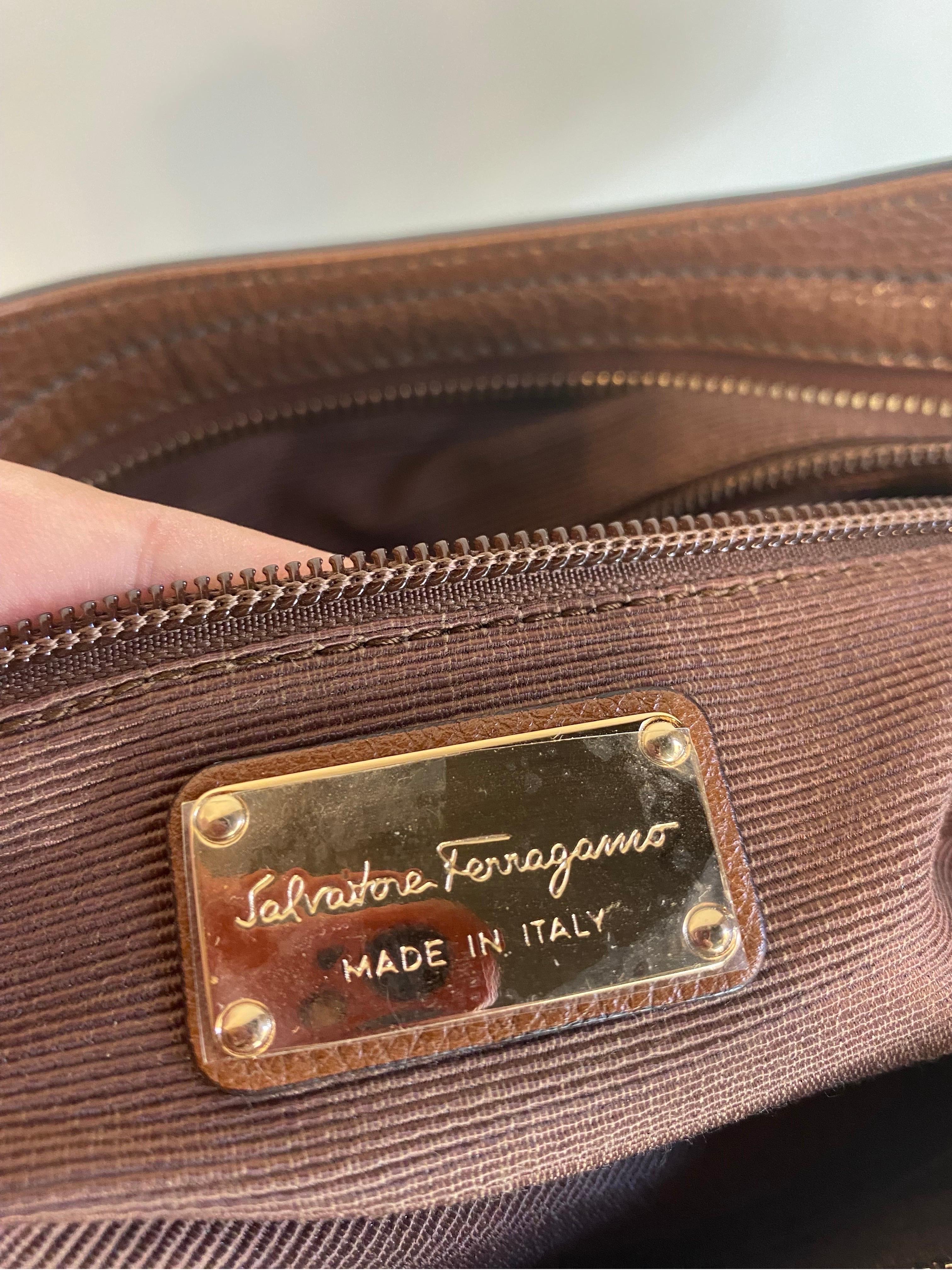 Salvatore Ferragamo Marina shoulder crochet bag 4