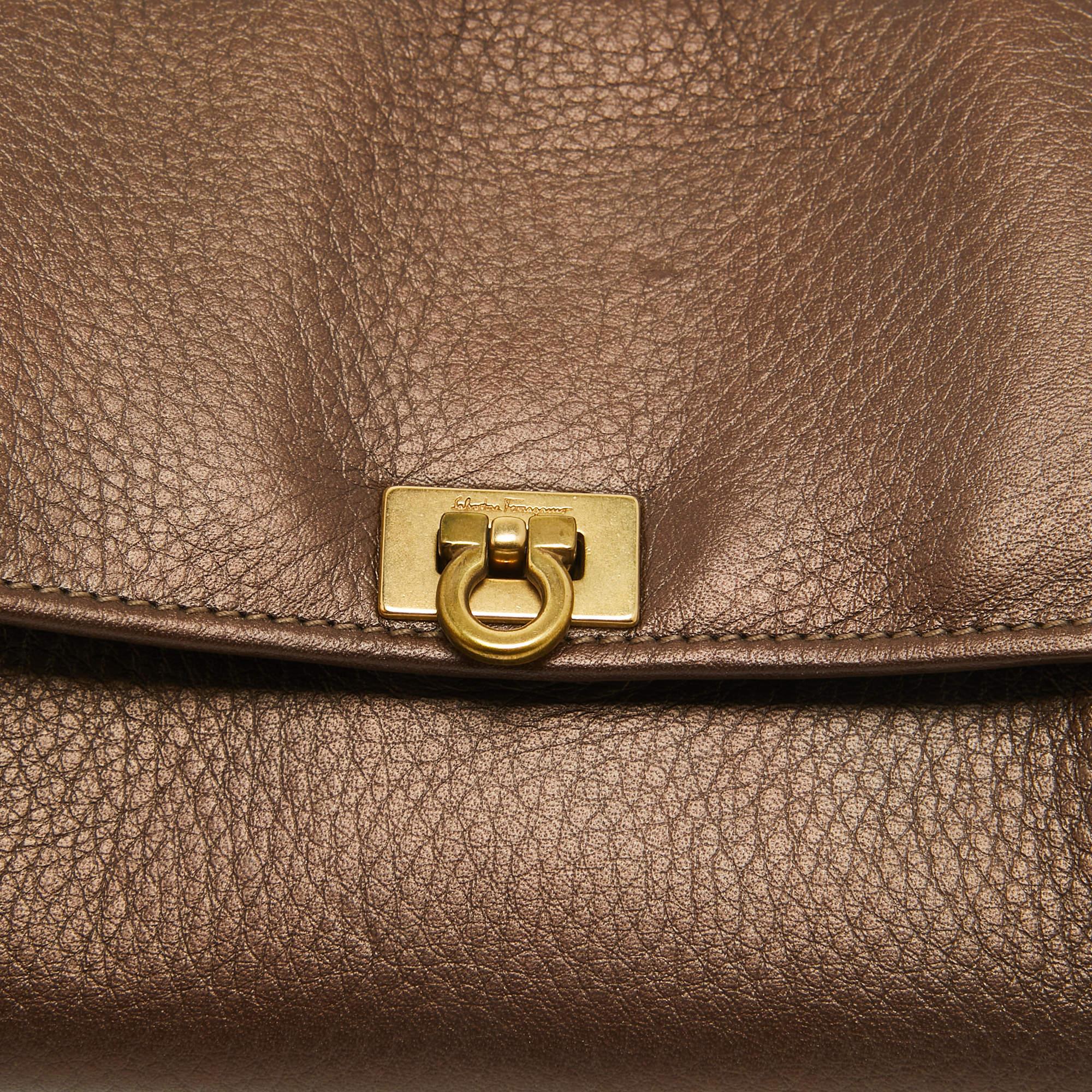 Salvatore Ferragamo Metallic Brown Leather Gancini Clasp Continental Wallet For Sale 7