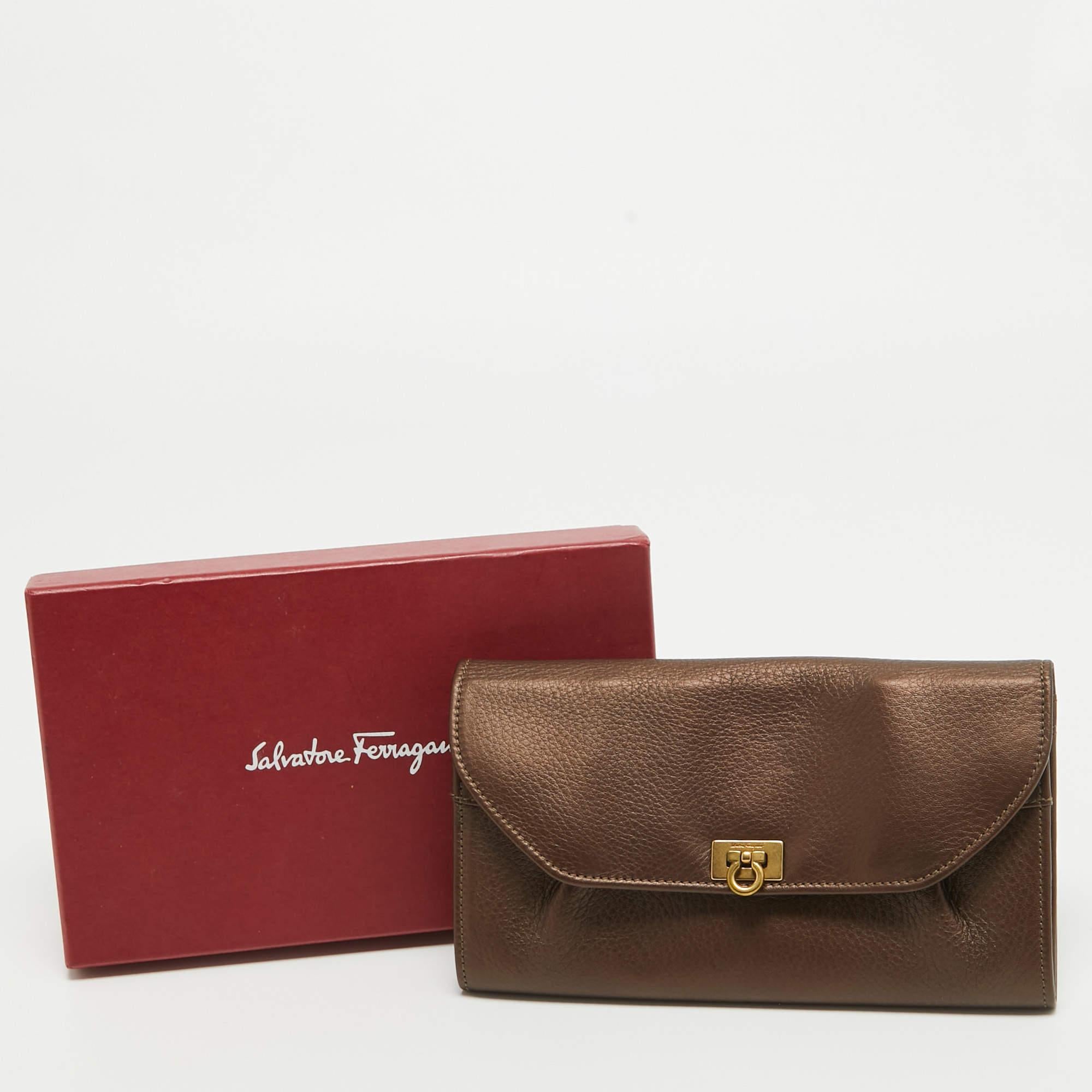 Salvatore Ferragamo Metallic Brown Leather Gancini Clasp Continental Wallet For Sale 8