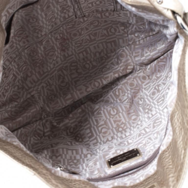 Salvatore Ferragamo Metallic Gold Leather Hobo en venta 2