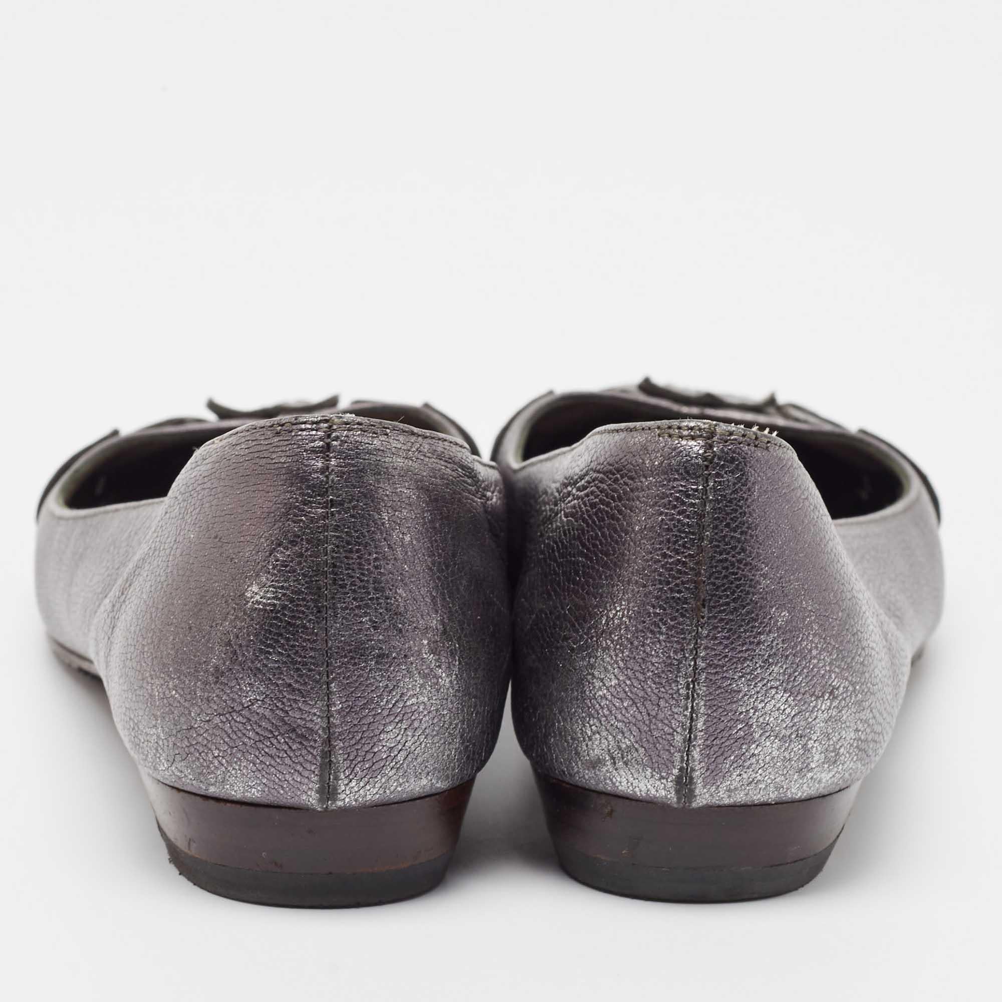  Salvatore Ferragamo - Chaussures de ballet en cuir gris métallisé taille 38 Pour femmes 