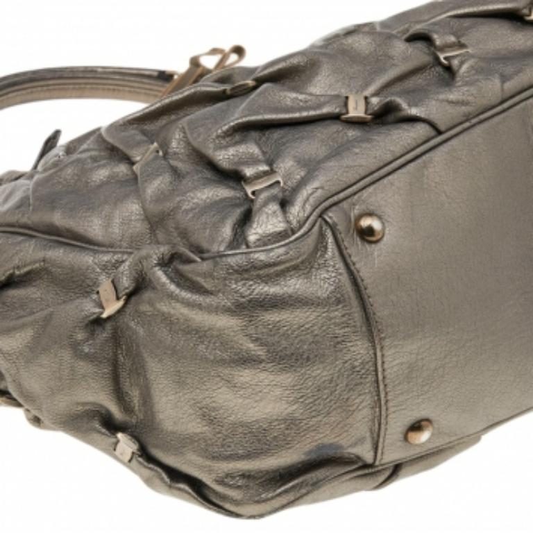 Salvatore Ferragamo - Fourre-tout en cuir d'olivier métallisé Pour femmes en vente