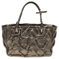 Salvatore Ferragamo Tote in pelle metallizzata oliva