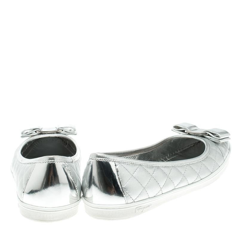 Salvatore Ferragamo Metallic Silver Quilted Leather Rufina Sneaker Ballet Flats  (Silber)
