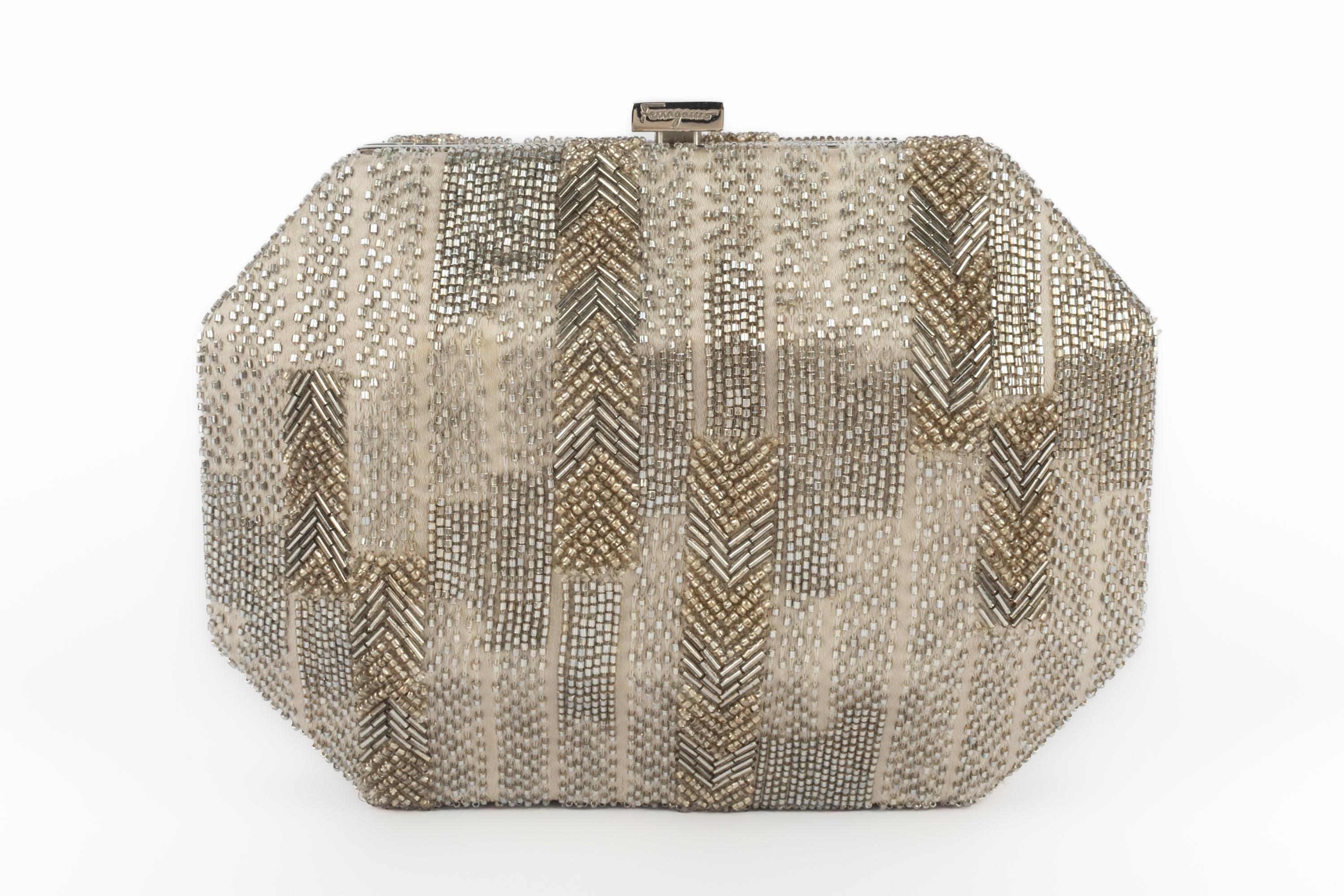 Beige Salvatore Ferragamo minaudiere bag en vente