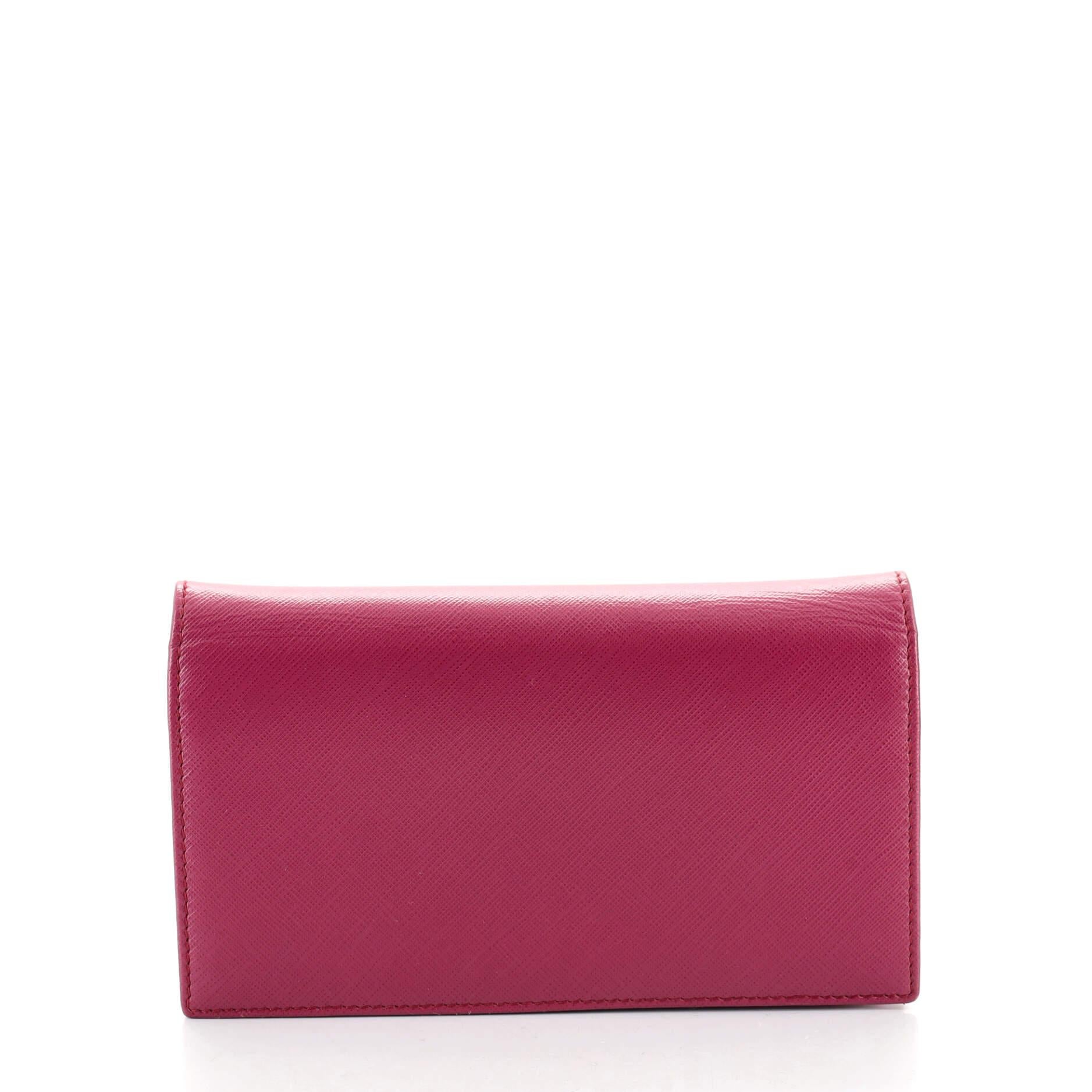 Salvatore Ferragamo Miss Vara Kette Brieftasche Saffiano Leder im Zustand „Gut“ in NY, NY