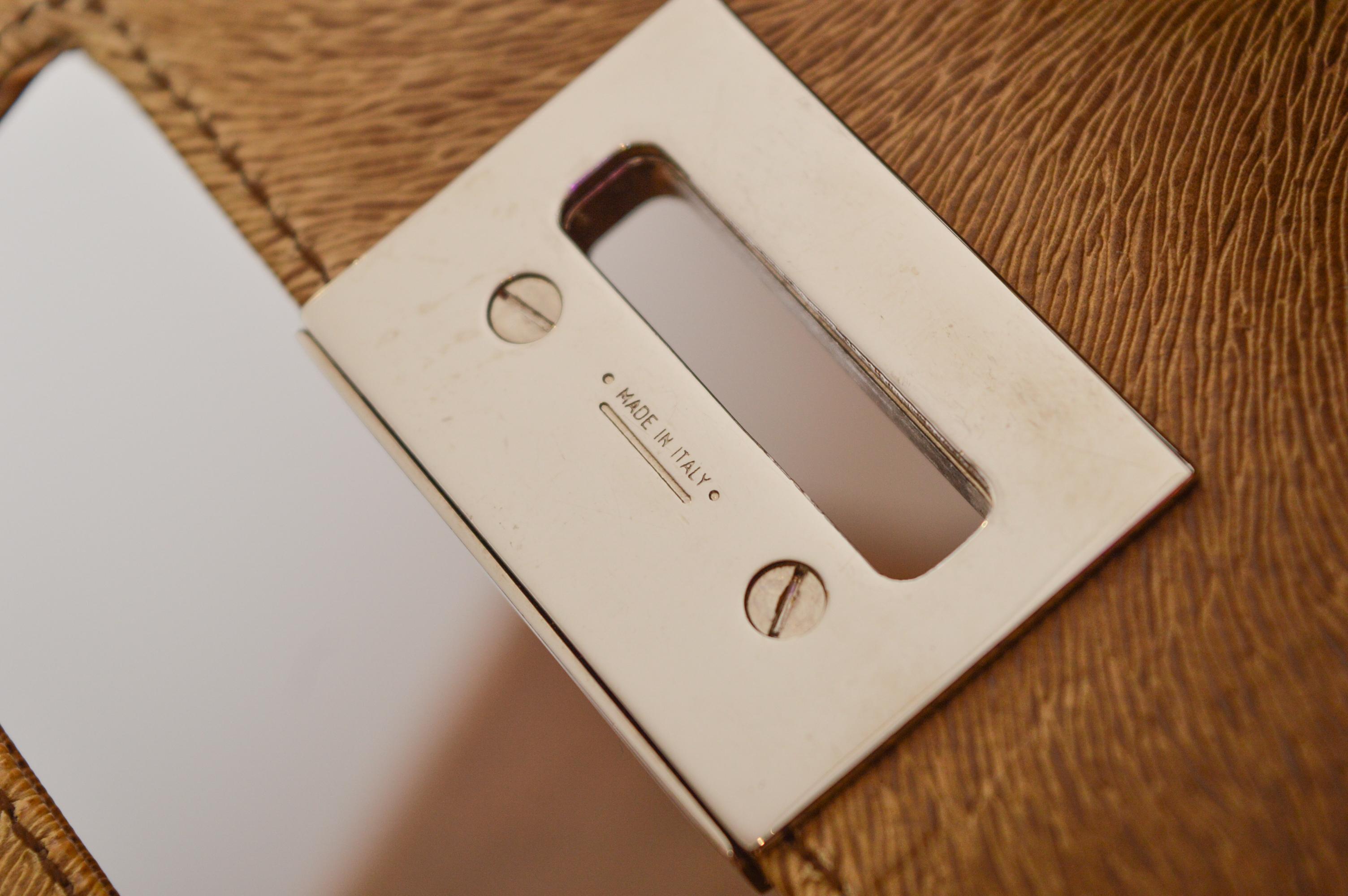 Salvatore Ferragamo Moc Sac à dos en cuir de cerf à plusieurs voies - Sacoche en vente 11