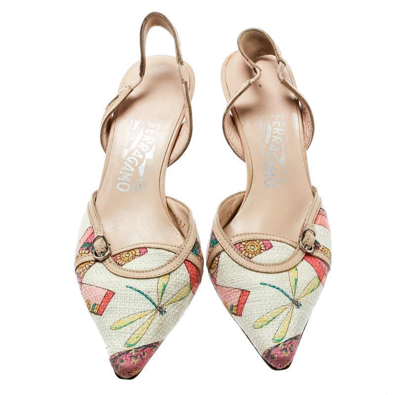 Effortlessly chic and very stylish, these sandals from Salvatore Ferragamo are a must buy! They have been crafted from multicolour printed canvas and leather trims and styled with pointed toes and a buckle detailing on the vamps. They flaunt