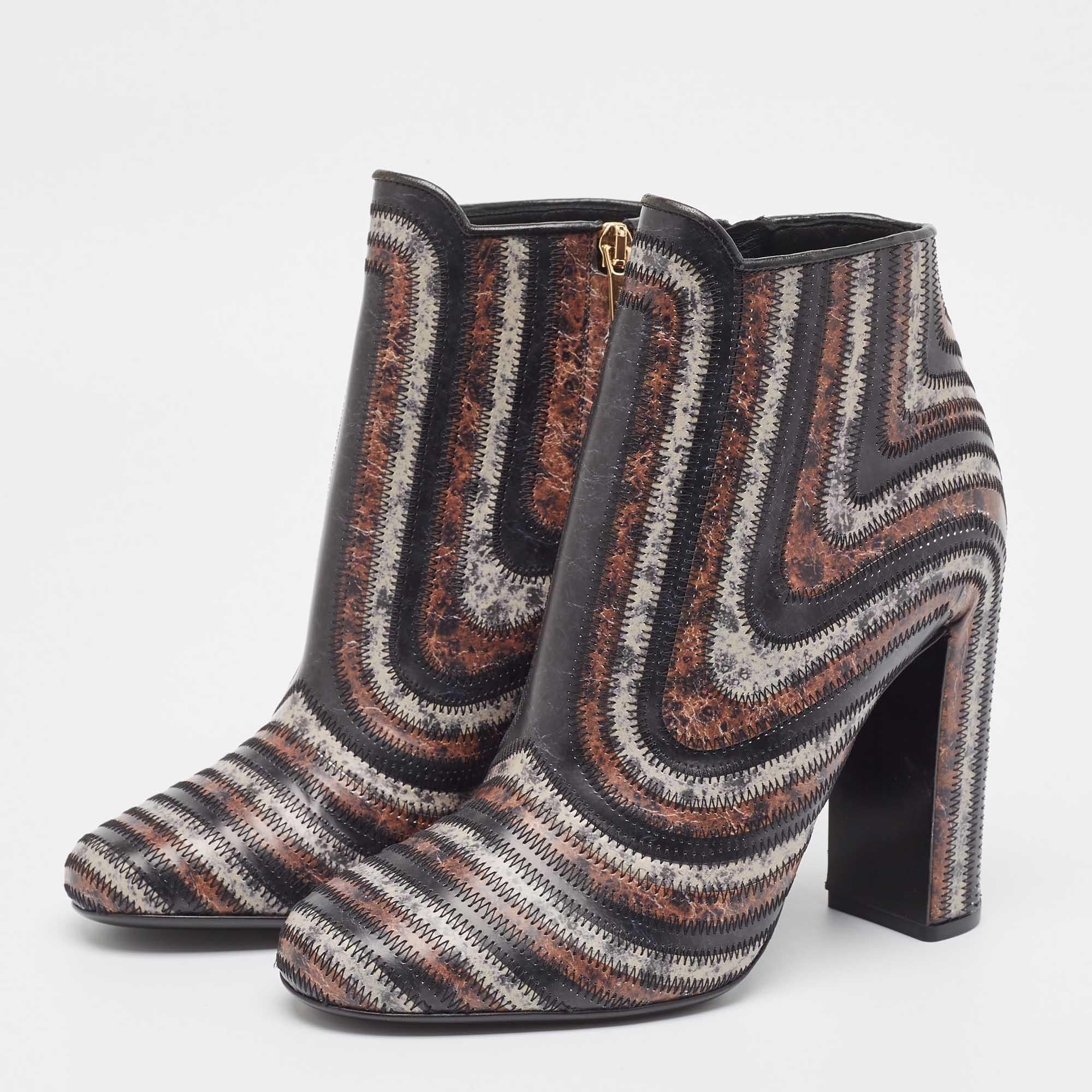 Salvatore Ferragamo Multicolor Printed Leather Feeling Ankle Boots Size 39.5 In New Condition For Sale In Dubai, Al Qouz 2