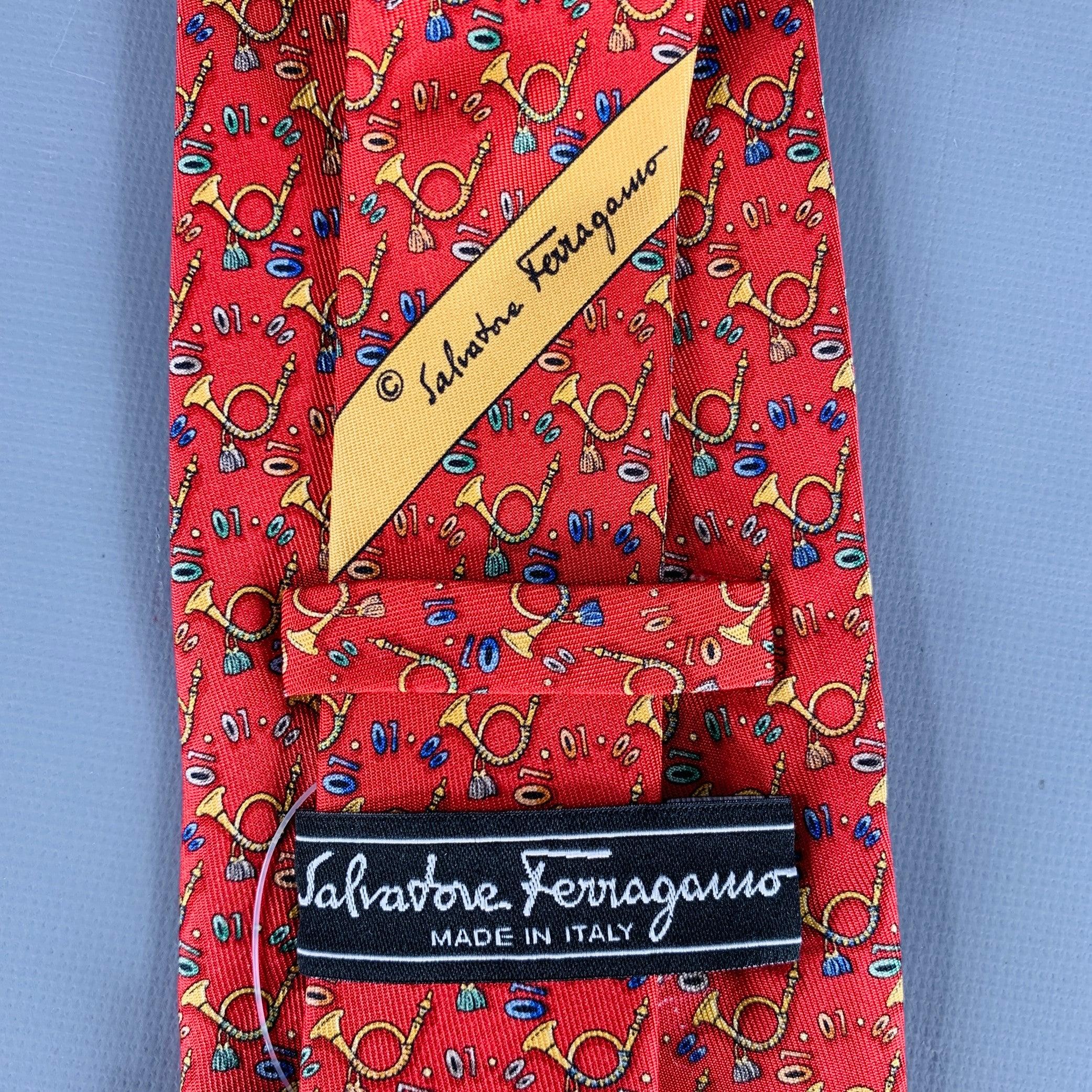 Salvatore Ferragamo Cravatta in seta con stampa di corni musicali rosso-giallo In condizioni buone in vendita a San Francisco, CA