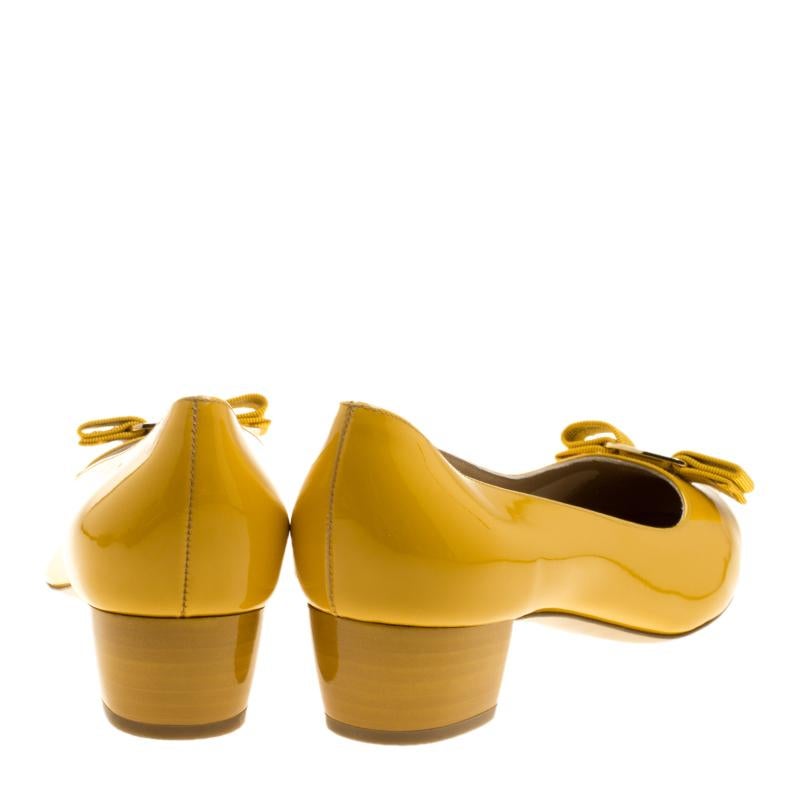 Salvatore Ferragamo Mustard Patent Leather Vara Bow Block Heel Pumps Size 40.5 Damen