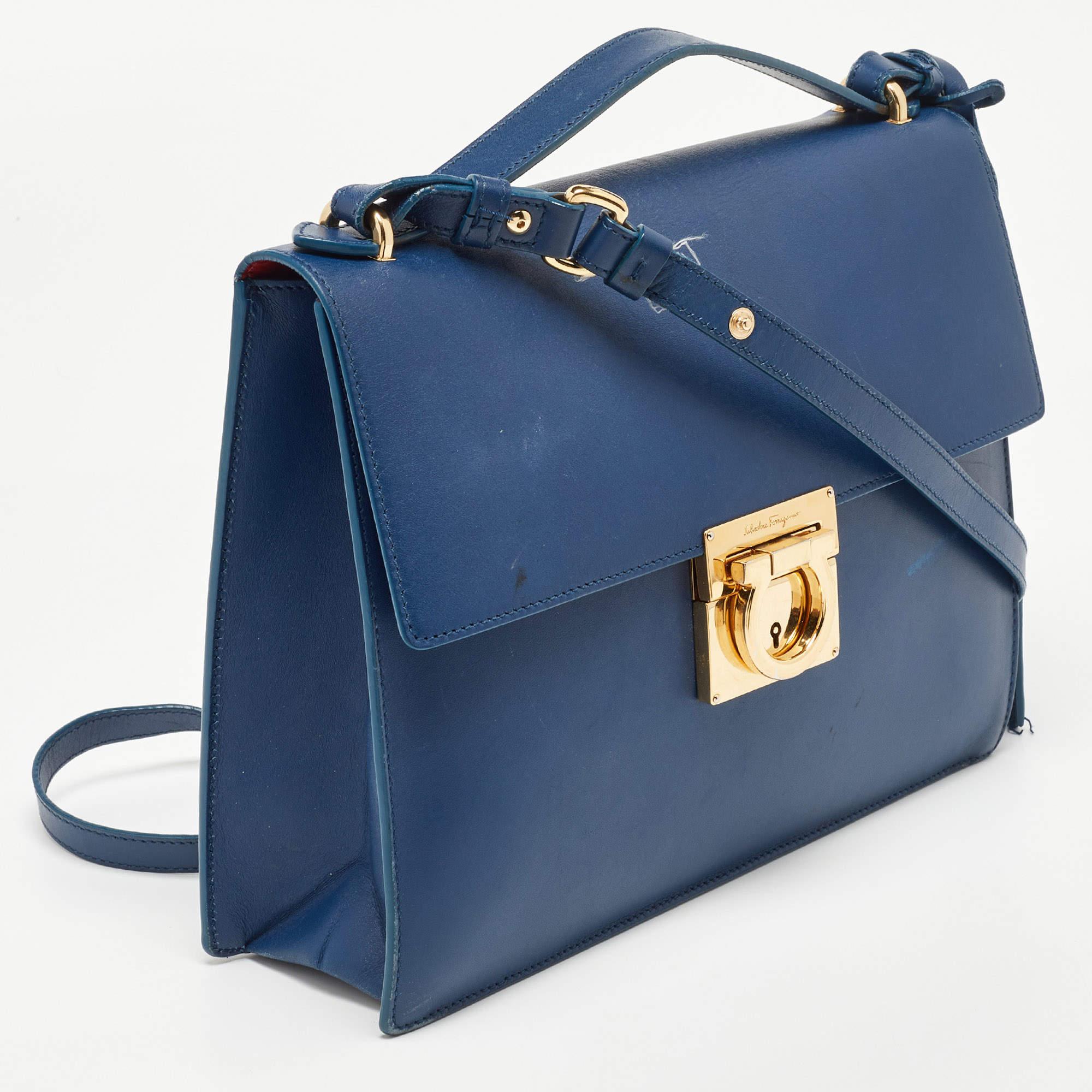 Salvatore Ferragamo Navy Blue Leather Gancio Lock Shoulder Bag In Good Condition In Dubai, Al Qouz 2