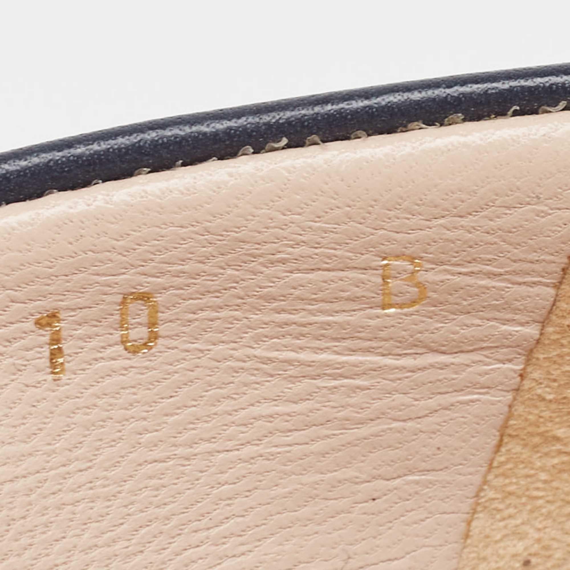 Salvatore Ferragamo Navy Blue Leather Platform Pumps Size 40.5 For Sale 3