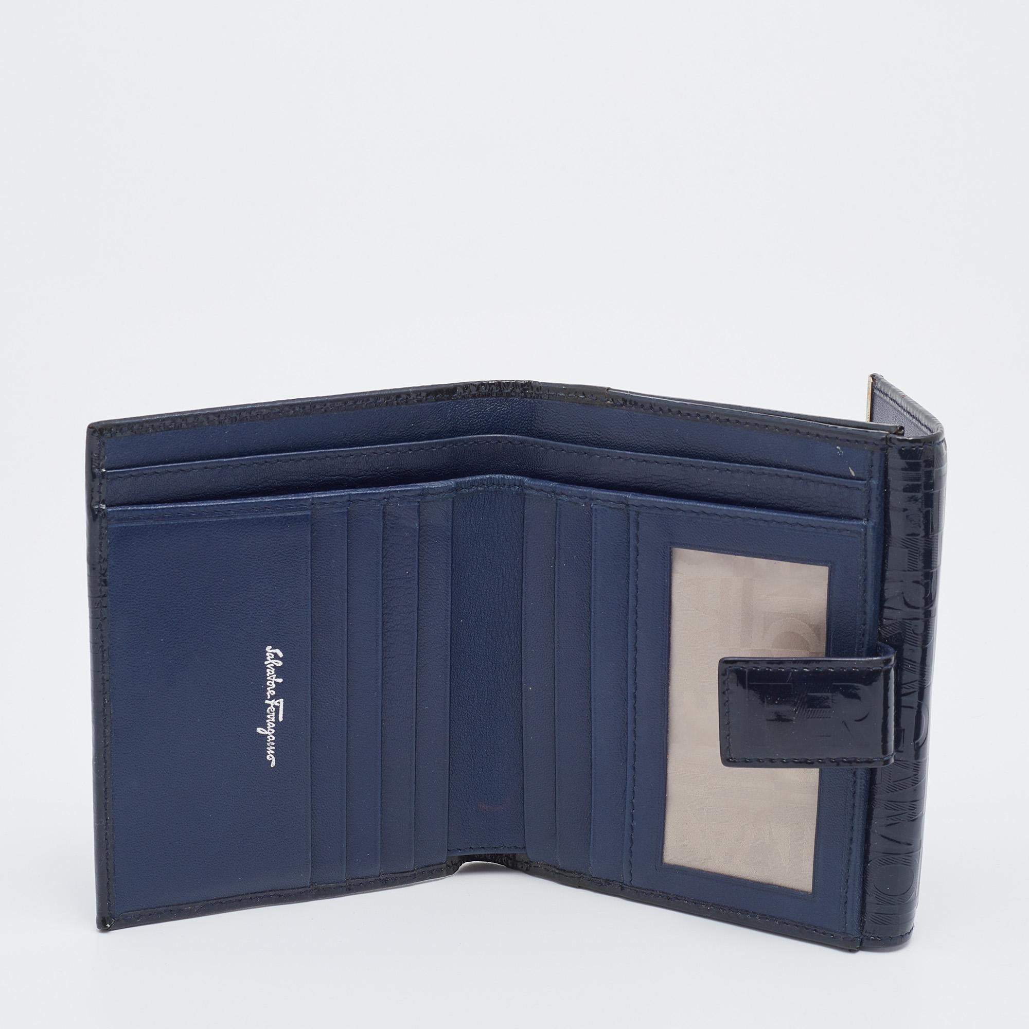 Salvatore Ferragamo Navy Blue Logo Embossed Patent Leather Gancini French Wallet In Good Condition In Dubai, Al Qouz 2