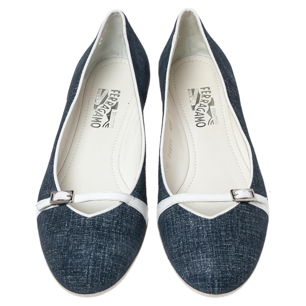 These Salvatore Ferragamo flats effortlessly combine style and function. Created from denim, they feature round toes, leather trims, and buckle strap detailing. The leather and rubber soles along with low heels ensure flexible movement.

Includes: