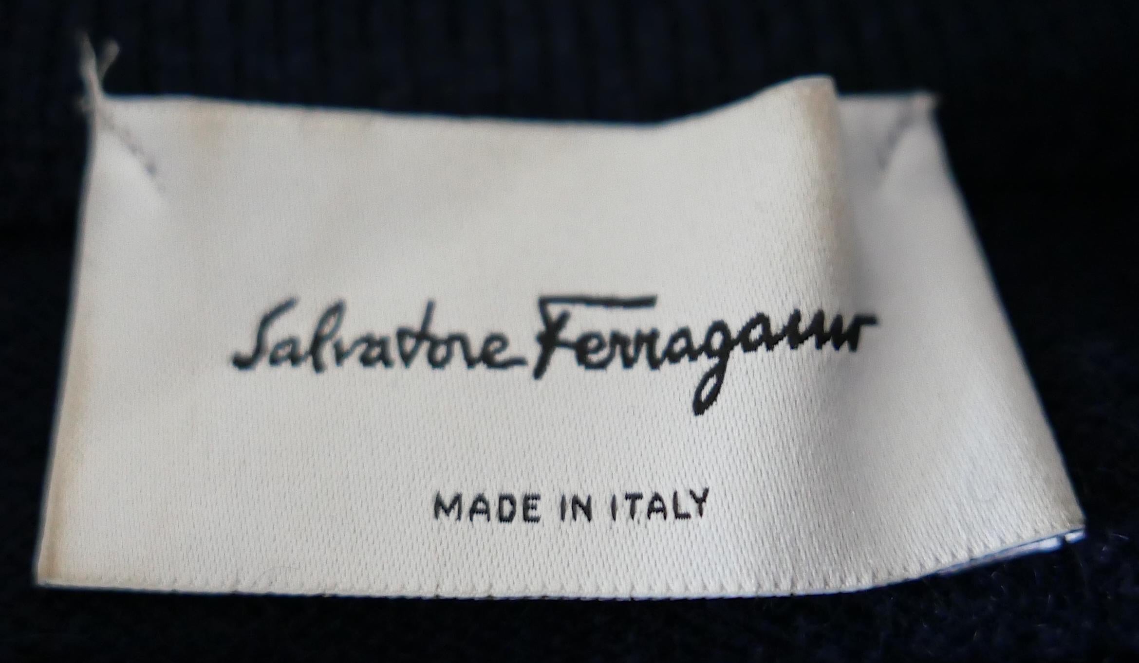 Salvatore Ferragamo Marinefarbener Pullover mit halbem Reißverschluss aus Kaschmir Pullover XL 1