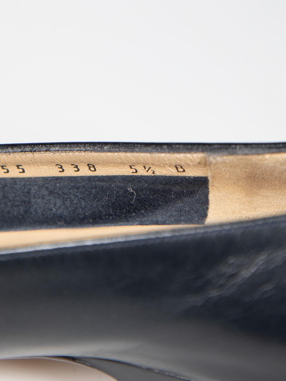 Salvatore Ferragamo Marineblaue Leder-Pumps mit Schleifenausschnitt Größe US 5,5 im Angebot 1