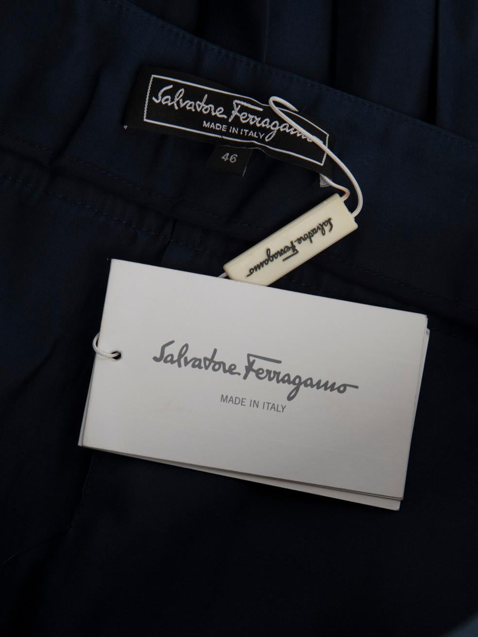 Salvatore Ferragamo Navy Jupe plissée longueur genou Taille XL Pour femmes en vente