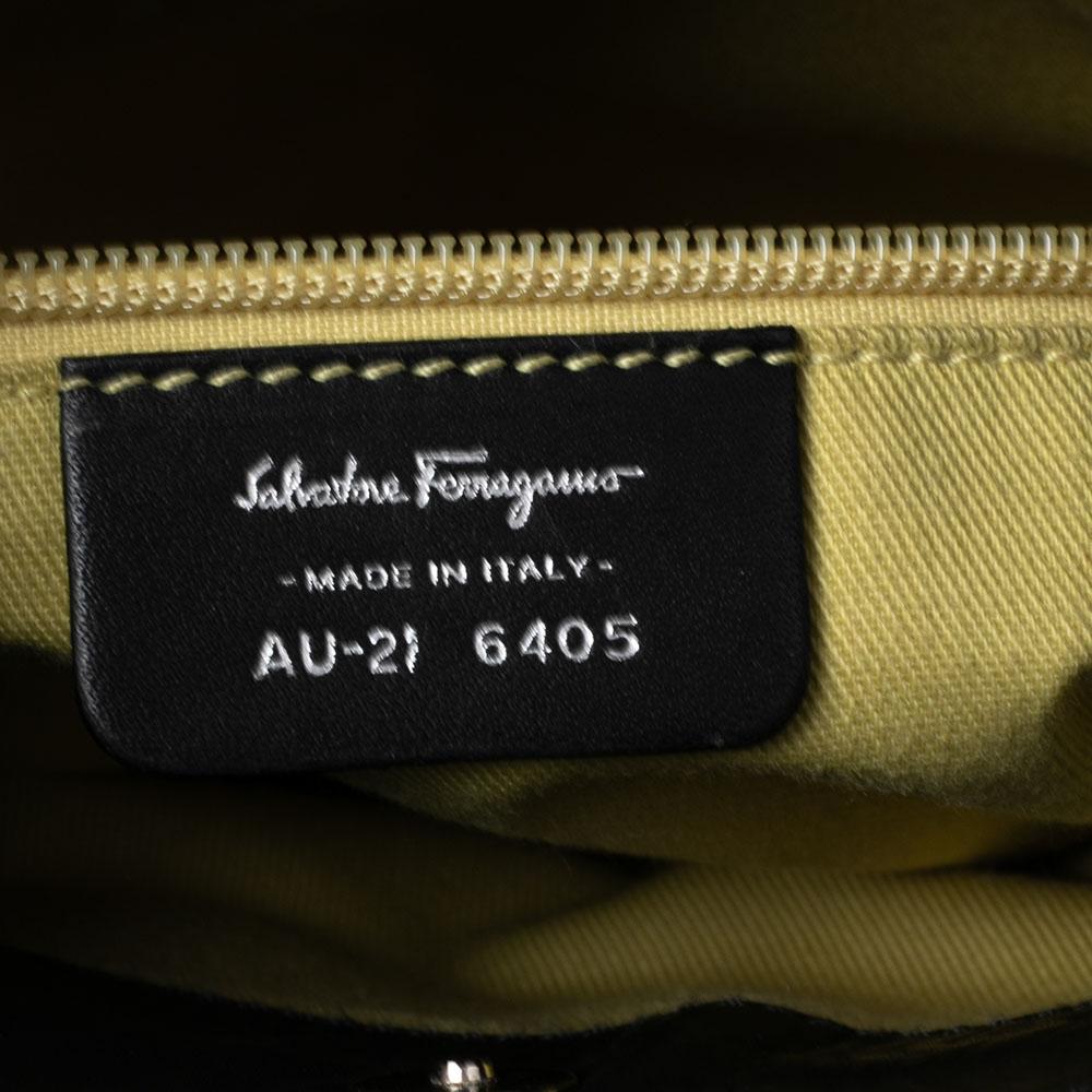 Salvatore Ferragamo Nylon And Leather Jungle Safari Print Shoulder Bag In Good Condition In Dubai, Al Qouz 2