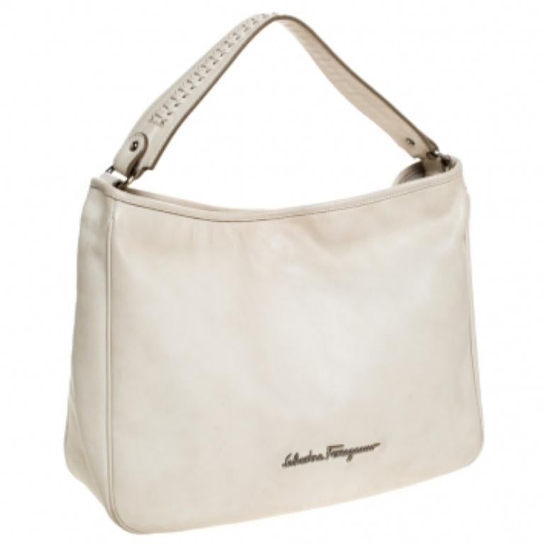 Salvatore Ferragamo Off-White Leather Hobo en vente 3