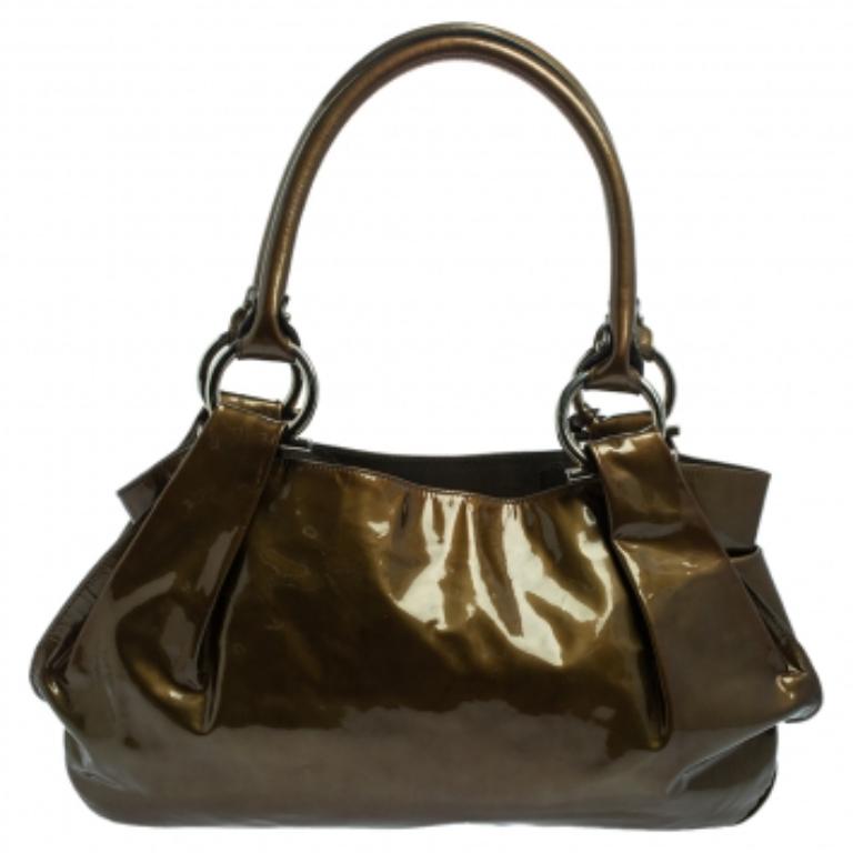 Salvatore Ferragamo Olive Green Patent Leather Shoulder Bag For Sale 2