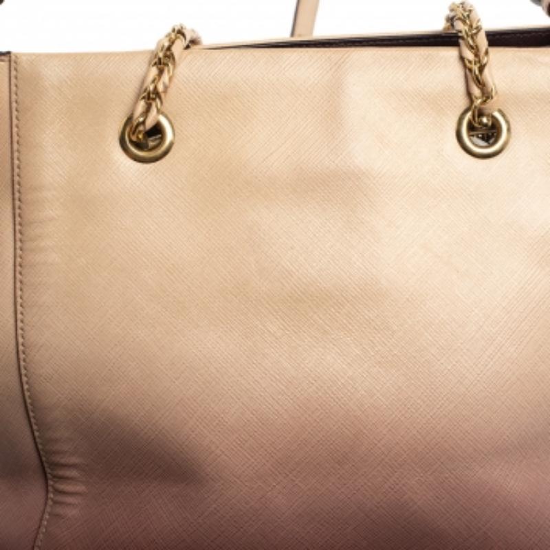 Salvatore Ferragamo Ombre Pink Leather Vany Tote In Fair Condition For Sale In Dubai, Al Qouz 2