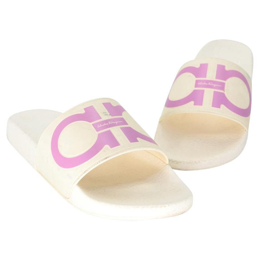 Salvatore Ferragamo Omega Gancini 9 Logo Rubber Slide On Sandals SF-S06013P-0006 For Sale