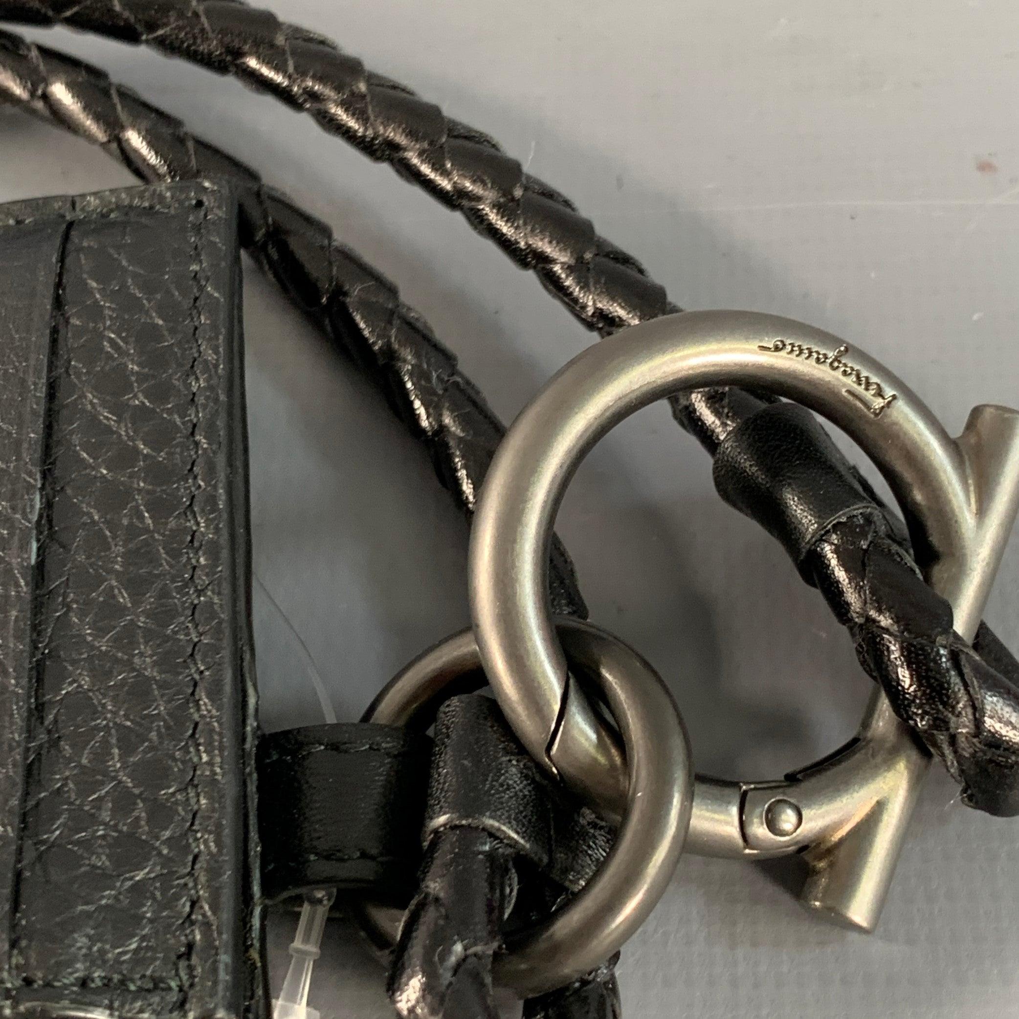 Noir SALVATORE FERRAGAMO Étui à cartes taille unique en cuir noir grainé Lanyard en vente