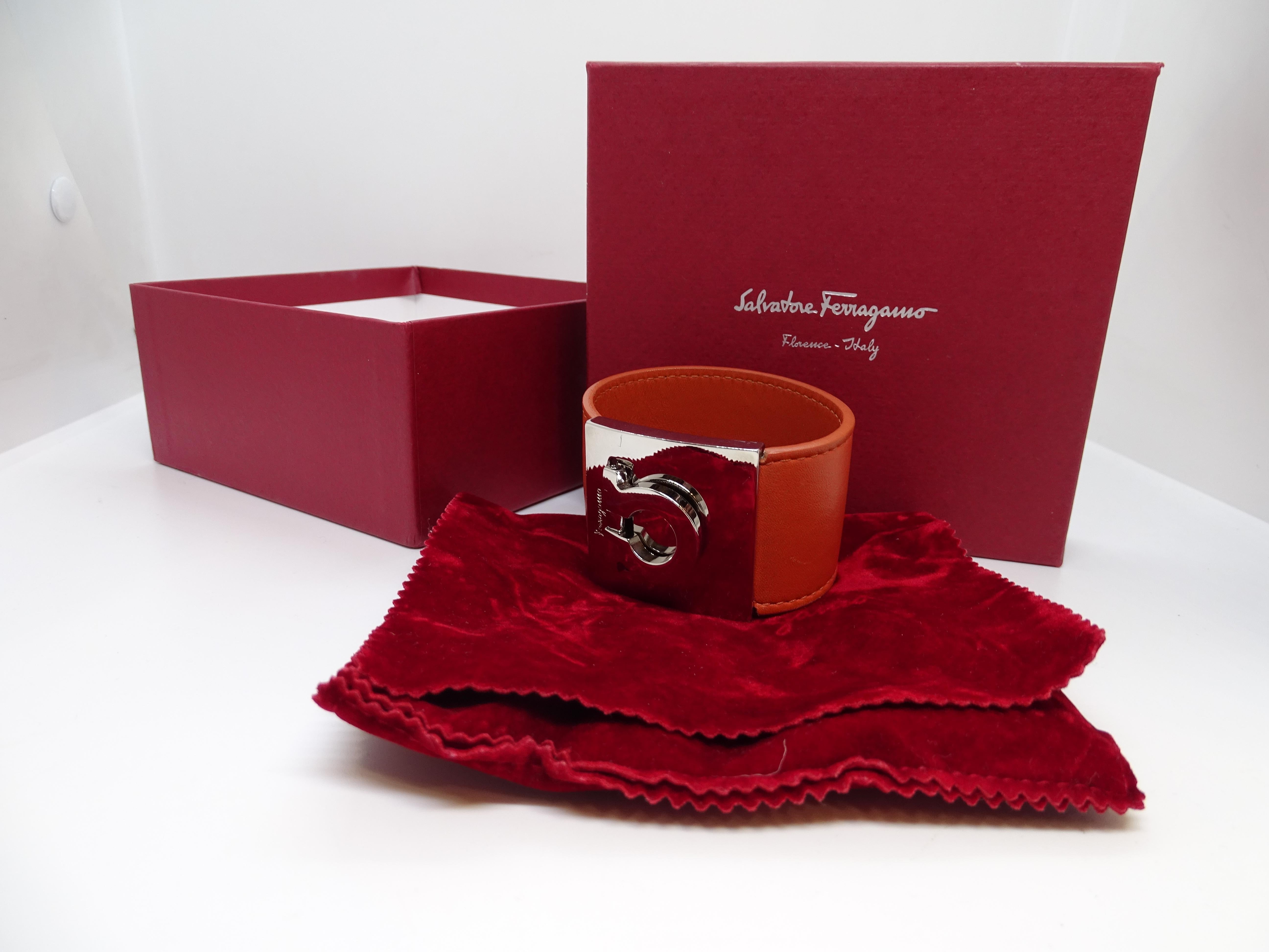 Salvatore Ferragamo Pulsera de cuero naranja Italia 