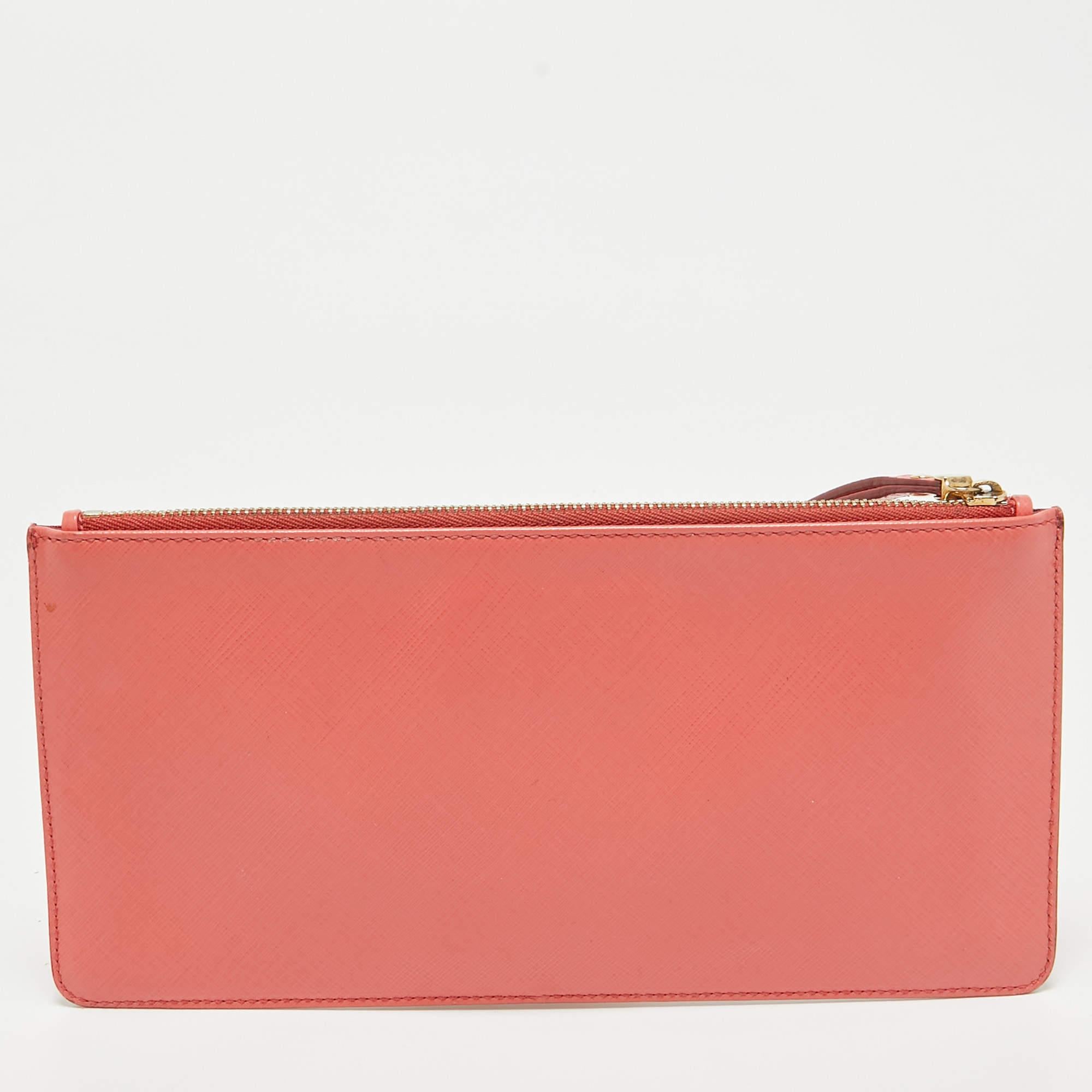 Salvatore Ferragamo Orange Leder Gancini Handgelenkstasche Clutch aus Leder Damen im Angebot