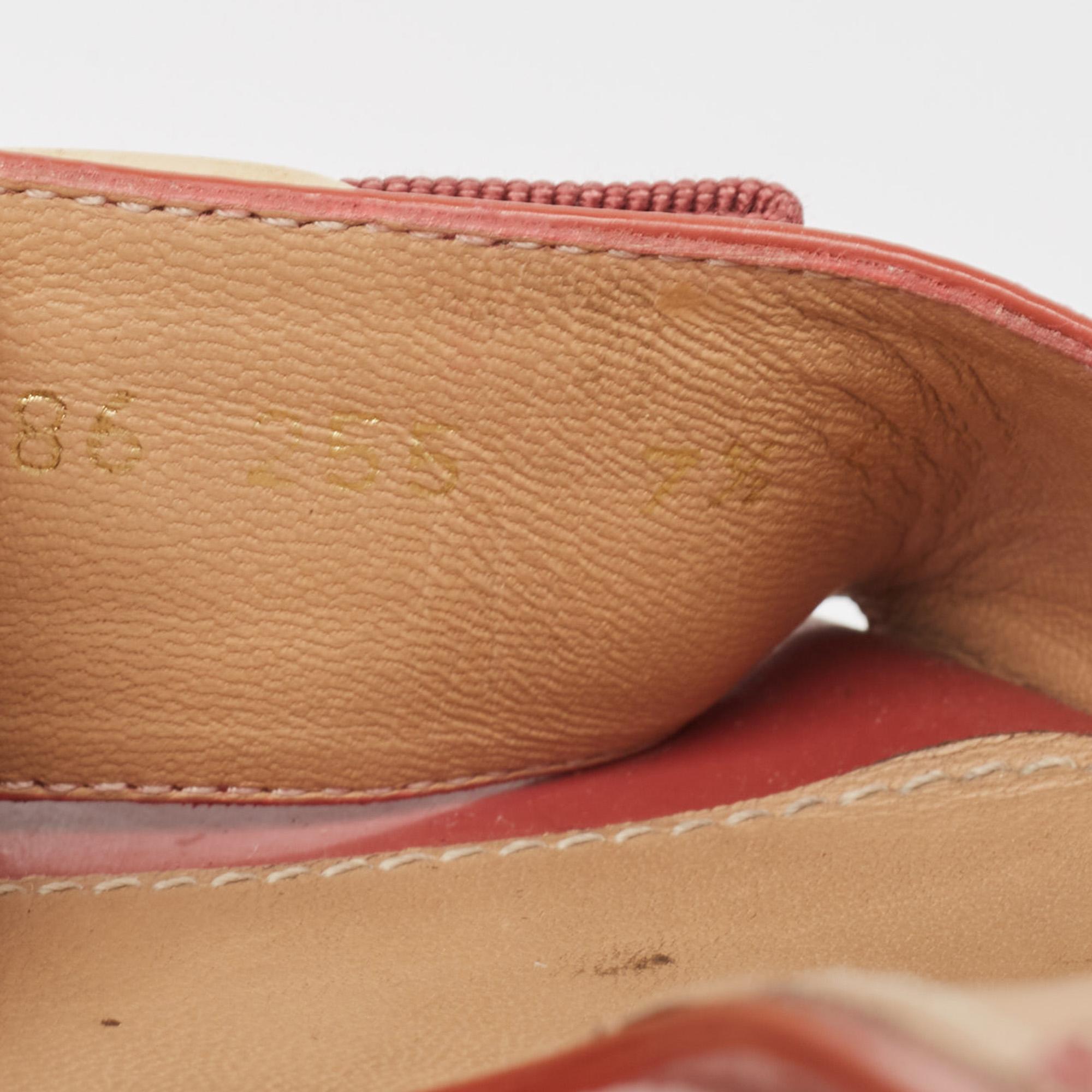 Salvatore Ferragamo Sandali con fiocco in vernice arancione misura 37,5 in vendita 3
