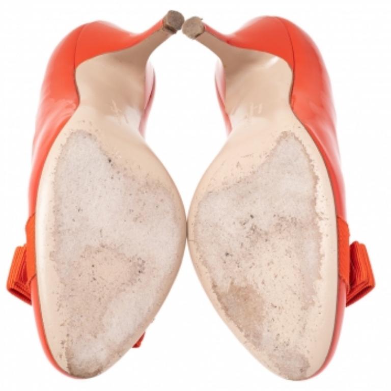 Salvatore Ferragamo escarpins Vara à nœud en cuir verni orange, taille 35,5 1