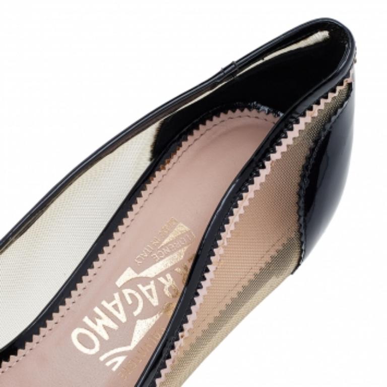 Salvatore Ferragamo Bombas de tacón con lazo de charol y malla Vara Talla 40.5 1