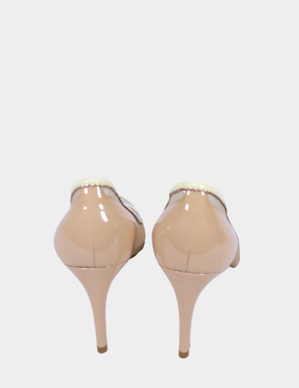 Salvatore Ferragamo Patent Leather and Net Pumps Size US 8 C In Excellent Condition For Sale In Amman, JO