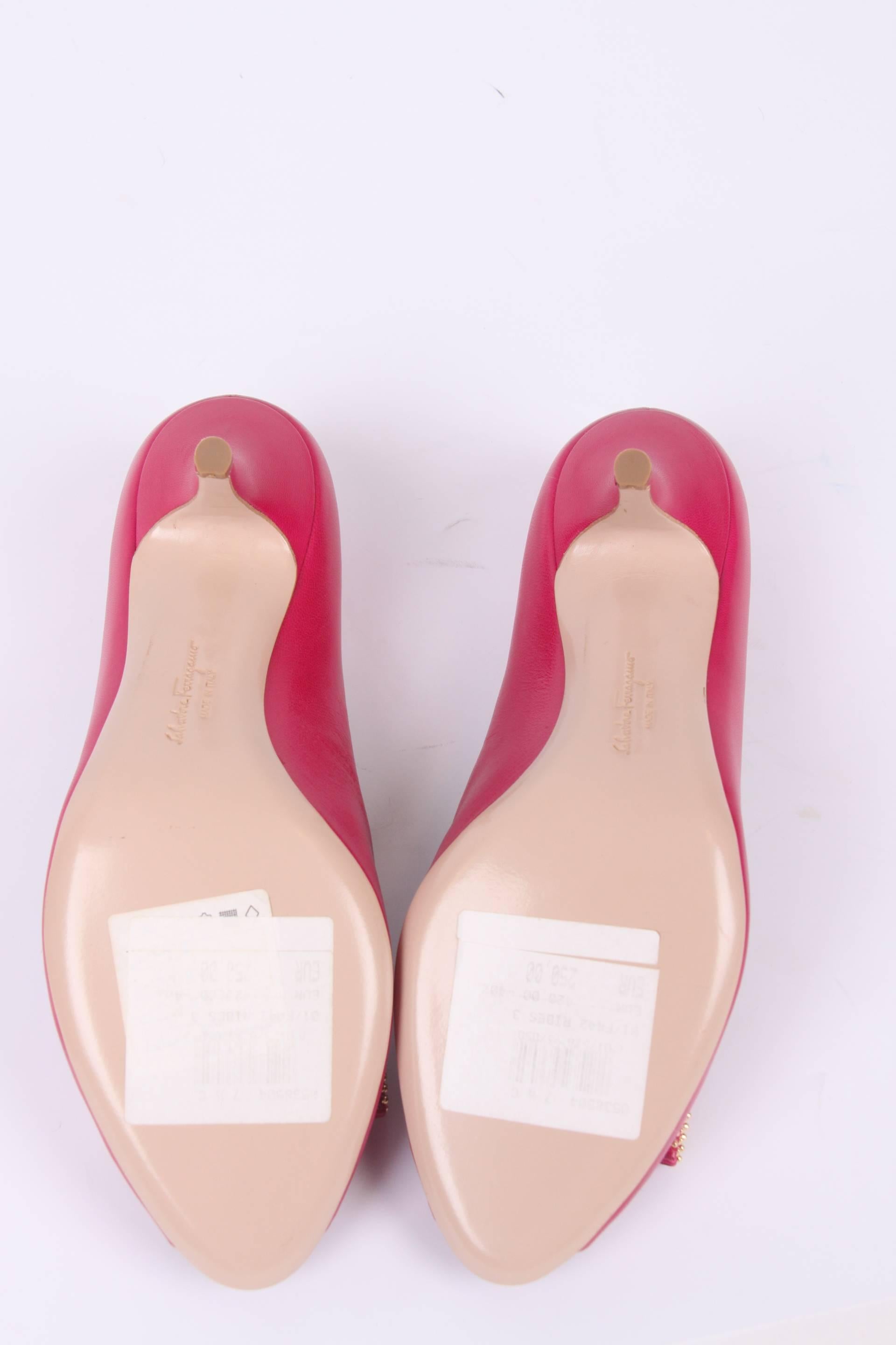 Salvatore Ferragamo pink leather Peep Toe Pumps  In New Condition In Baarn, NL