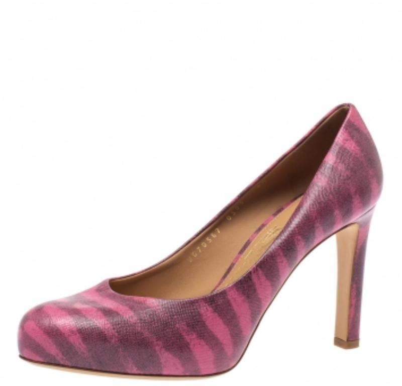 Salvatore Ferragamo Pink Animal Print Leather Pumps Size 37 In Good Condition For Sale In Dubai, Al Qouz 2