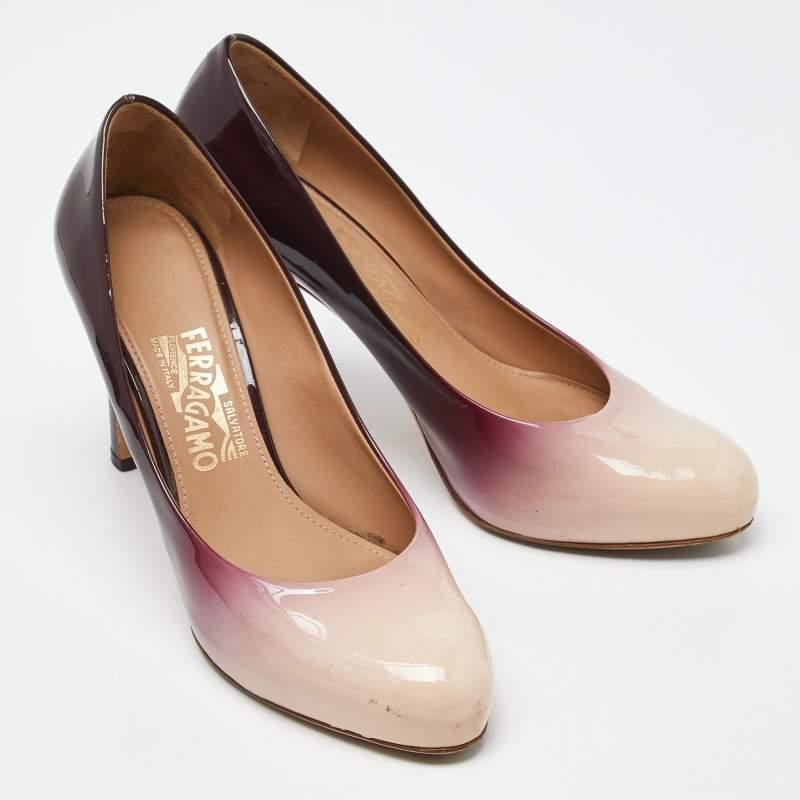 Salvatore Ferragamo Pink/Burgundy Ombre Patent Leather Platform Pumps Size 39 In Good Condition For Sale In Dubai, Al Qouz 2