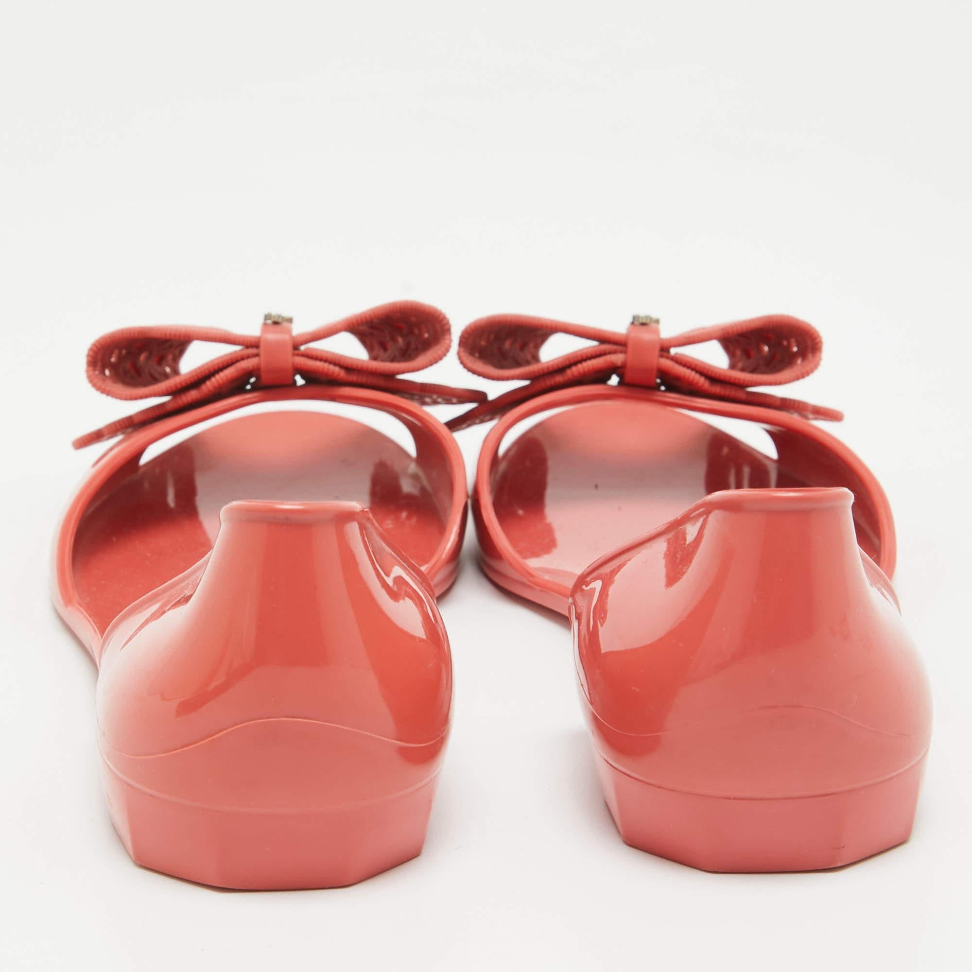 Salvatore Ferragamo Rosa Jelly Prieta flache Schuhe mit Schleife Größe 37,5 Damen im Angebot