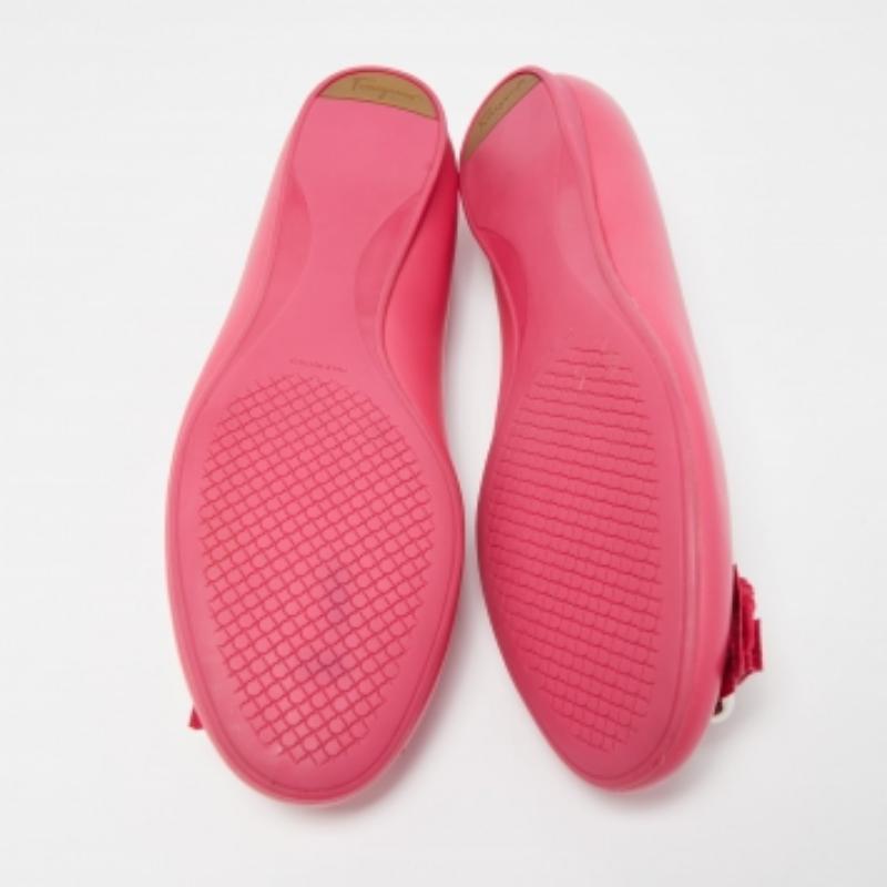 Salvatore Ferragamo Bailarinas Piel Rosa Talla 41 en Bueno Estado en Dubai, Al Qouz 2