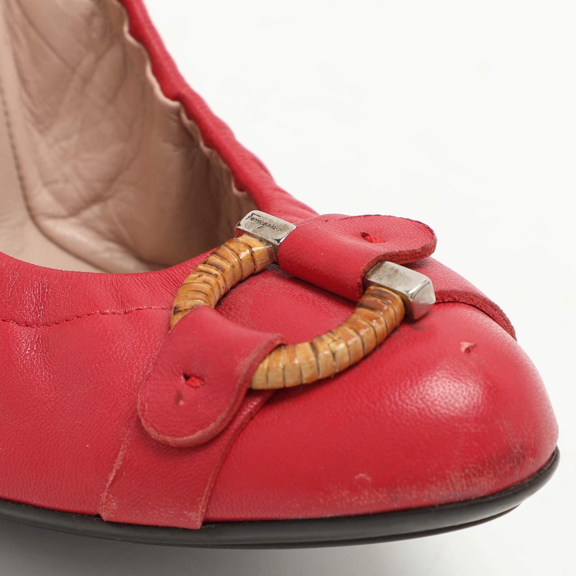 Salvatore Ferragamo Pink Leather Embellished Scrunch Pumps Size 38 For Sale 3