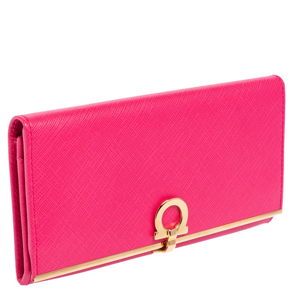Salvatore ferragamo deals pink wallet