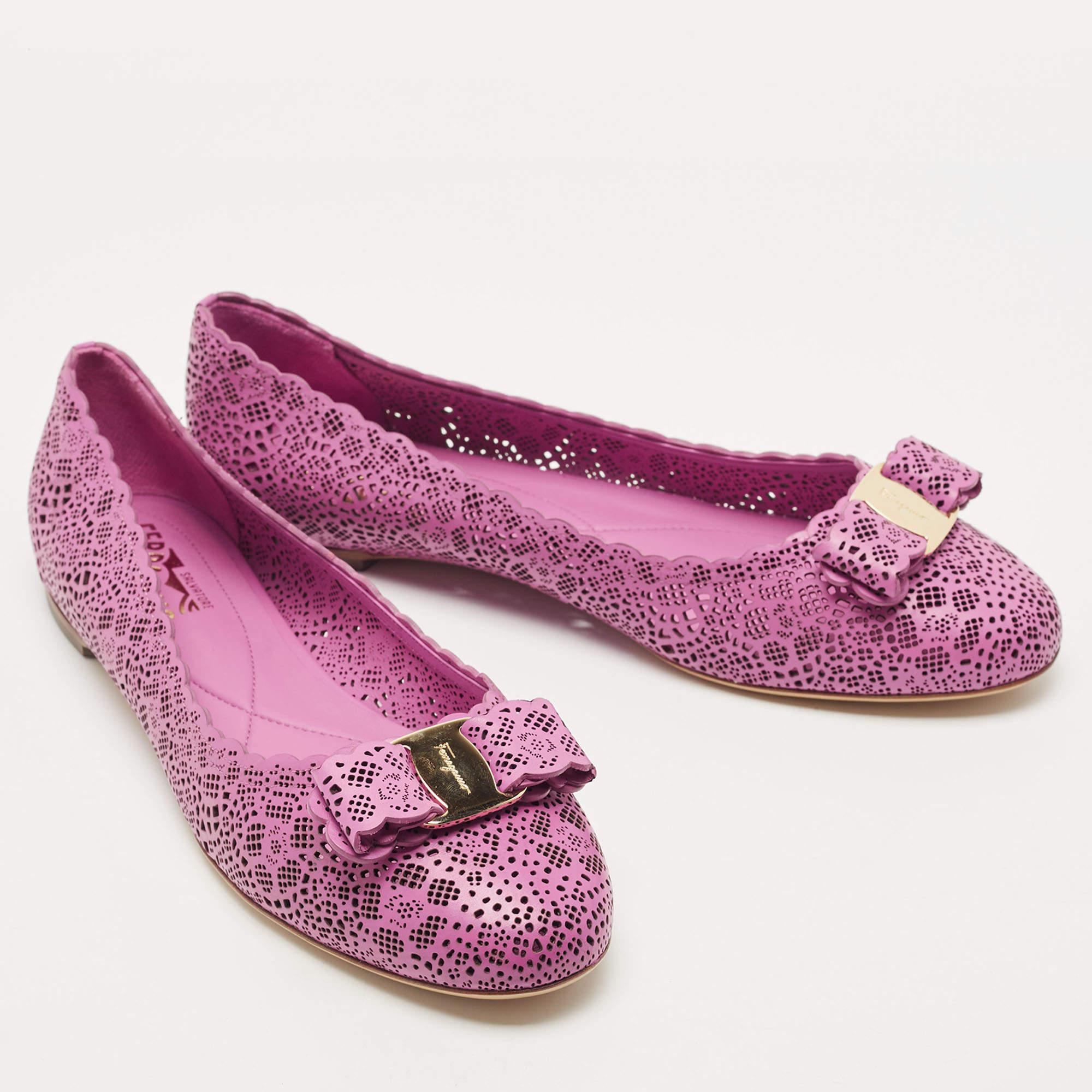 Defined by comfort and effortless style, no wardrobe is ever complete without a pair of chic ballet flats. This pair is lovely to look at and is equipped with elements like a comfortable insole and a durable sole.

Includes
Original Box, Original