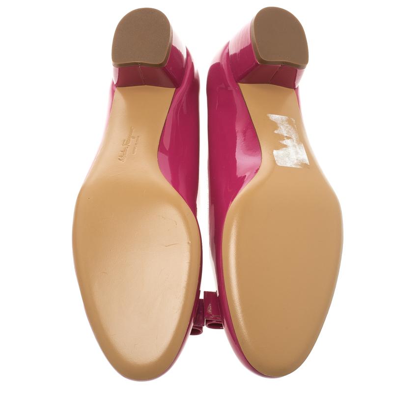 Women's Salvatore Ferragamo Pink Patent Leather Vara Bow Block Heel Pumps Size 41