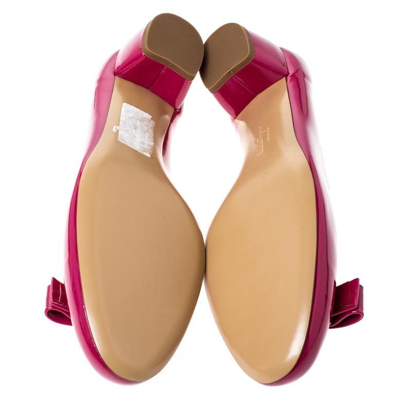 Women's Salvatore Ferragamo Pink Patent Leather Vara Bow Pumps Size 41