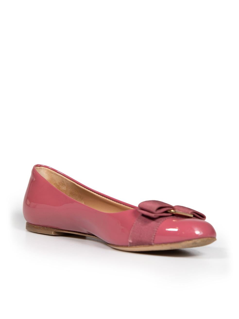 CONDITION is Very good. Minimal wear to ballet flats is evident. Minimal wear to the insoles and bow detailing is seen with discolouration marks and abrasion marks on the sides of this used Salvatore Ferragamo designer resale item.
 
 
 
 Details
 
