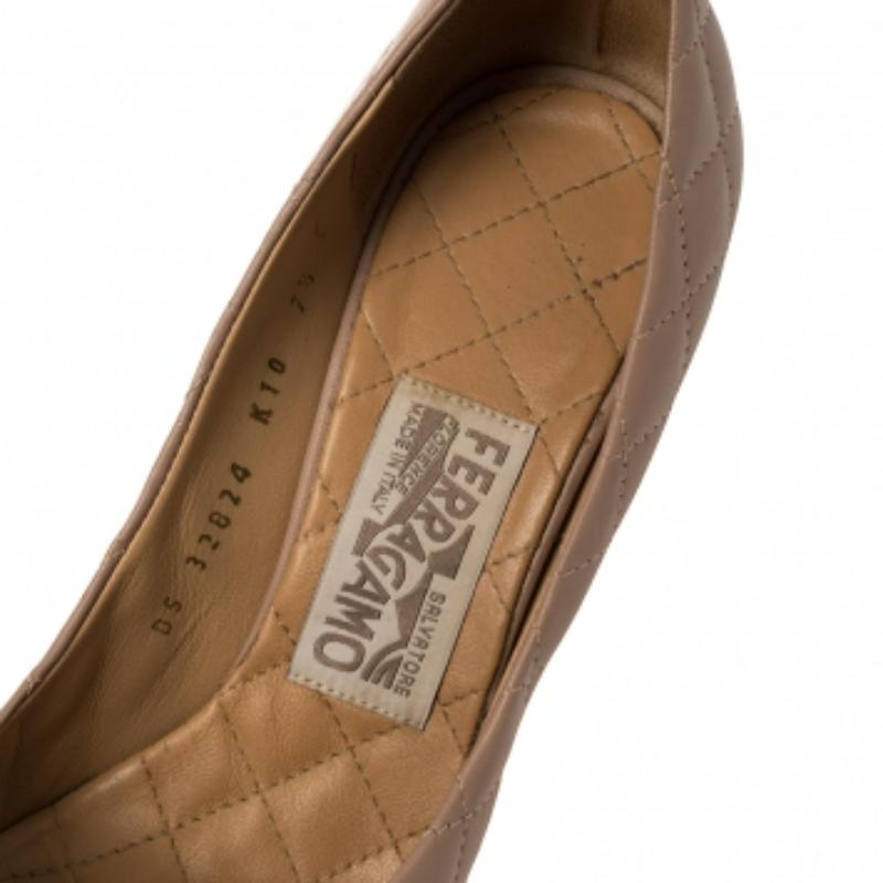 Salvatore Ferragamo Pink Quilted Leather Vara Bow Platform Pumps Size 38 For Sale 1